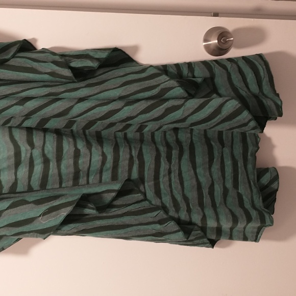 Shawl-like topper/duster in One-size-fits-most - Picture 5 of 7